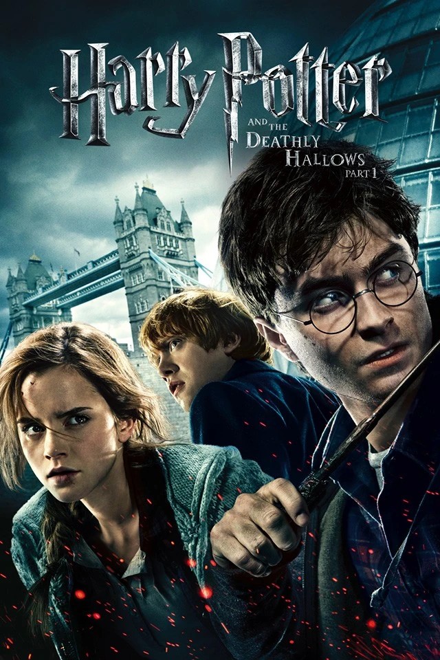 Sétimo filme da saga com os personagens principais no centro e no fundo uma cidade